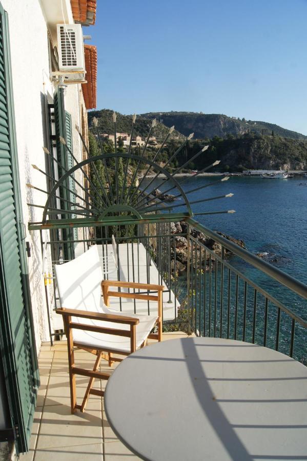 Апарт отель Gorgones, Sea-Front, Great View Кардамили Экстерьер фото